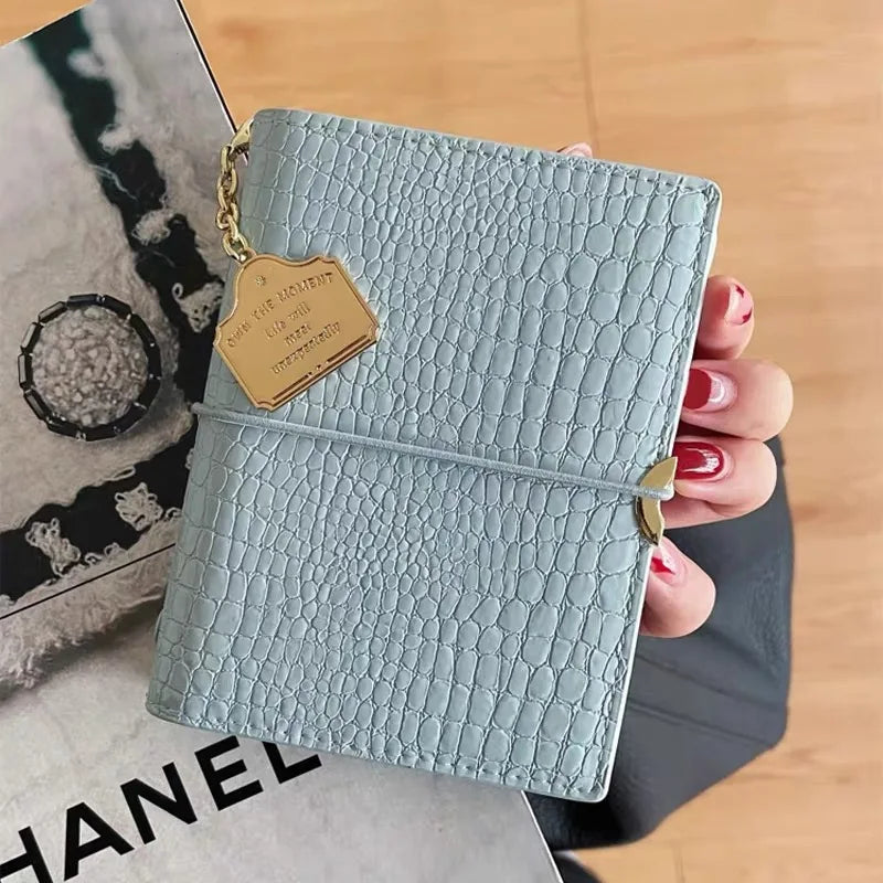 Crocodile Texture Loose-Leaf Journal — Refillable Vintage Notebook, B5/M5